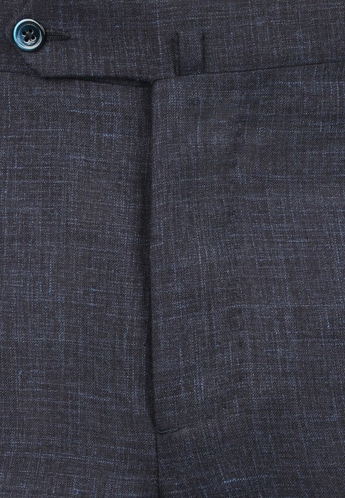 костюм  из проверенных материалов спереди