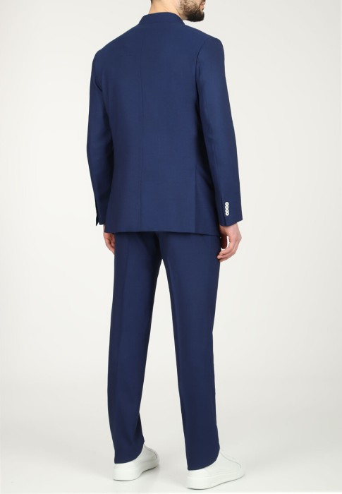 Товар синего цвета с внутренней стороны