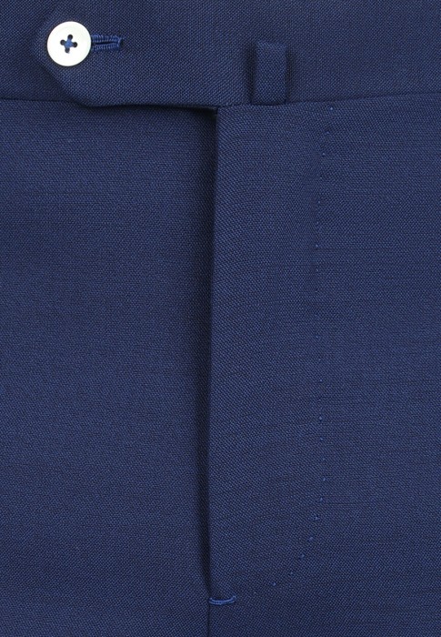 костюм  из проверенных материалов спереди