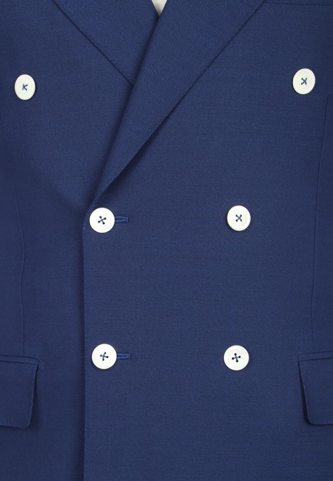 костюм  вид слева