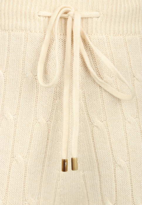 костюм  из проверенных материалов спереди