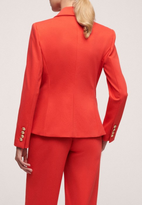 Товар красного цвета с внутренней стороны