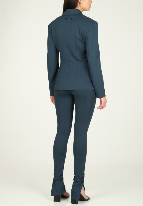 Товар синего цвета с внутренней стороны