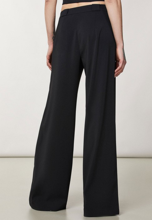 костюм  из проверенных материалов спереди