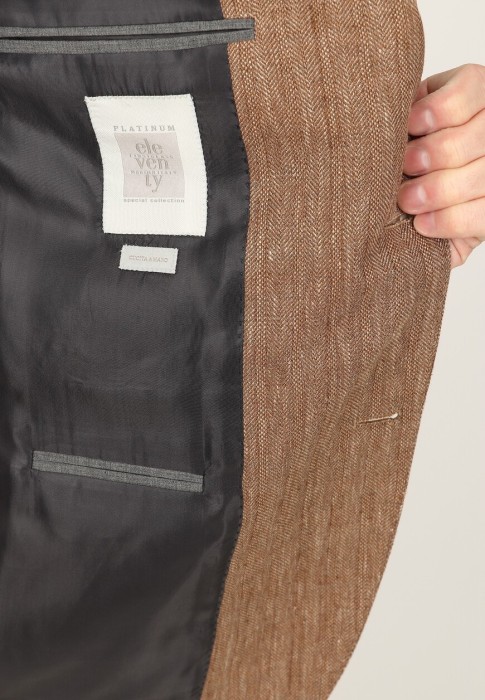 костюм  универсального стиля с лицевой стороны