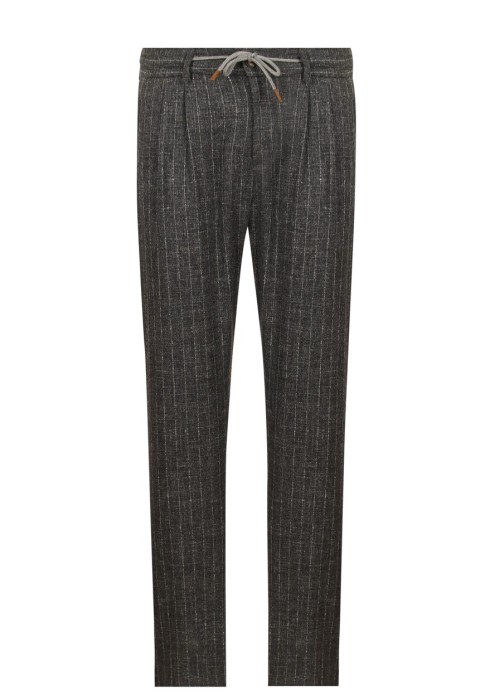 костюм  по цене 128730 руб вид справа