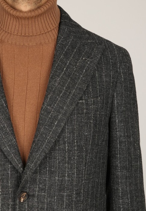 костюм  из проверенных материалов спереди