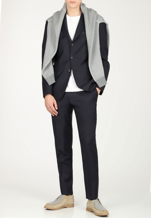 костюм  из италии вид сбоку