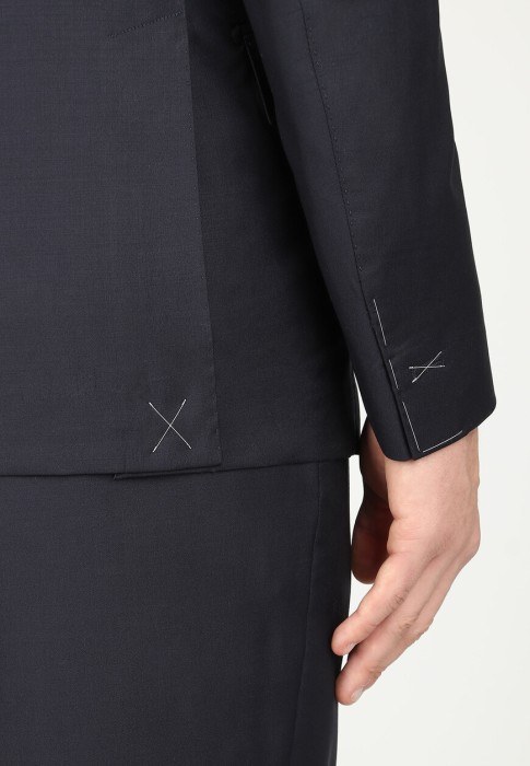 костюм  из проверенных материалов спереди