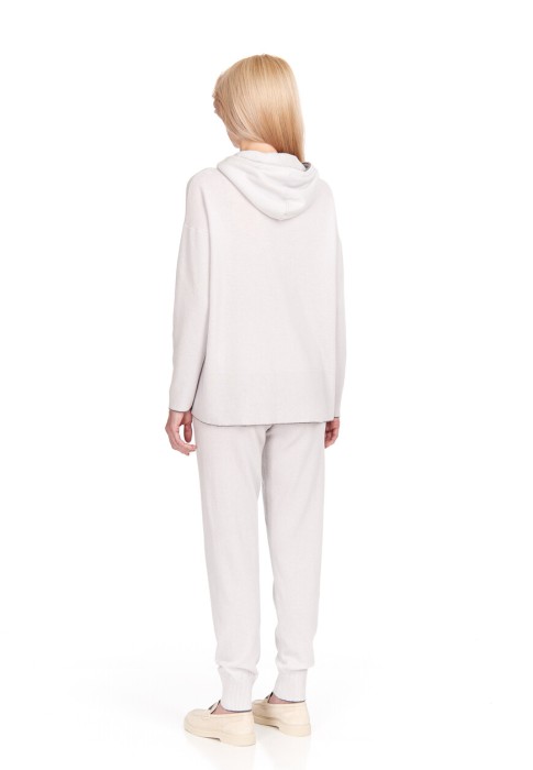 Товар коричневого цвета с внутренней стороны