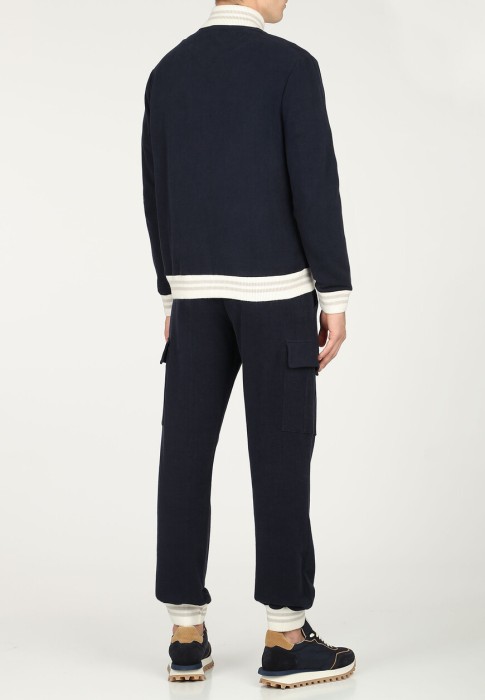 костюм  из проверенных материалов спереди