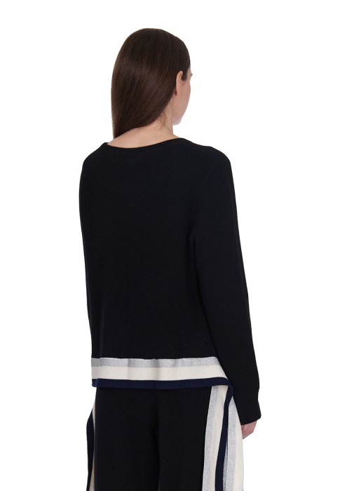 костюм  универсального стиля с лицевой стороны