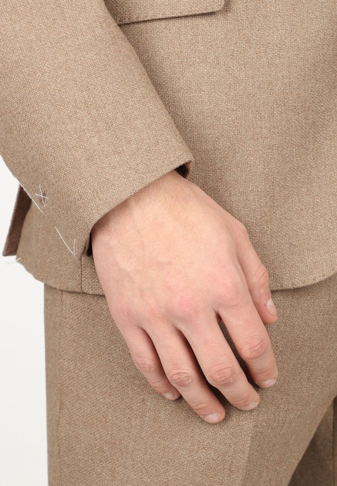 костюм  универсального стиля с лицевой стороны