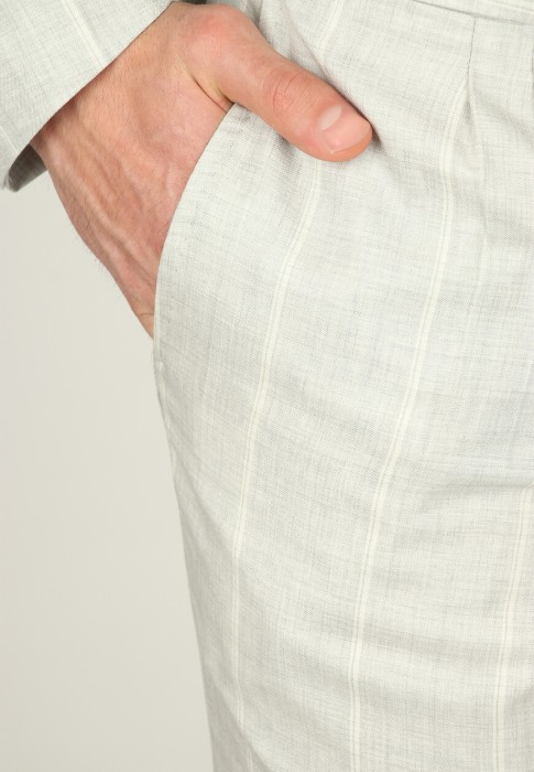 костюм  универсального стиля с лицевой стороны