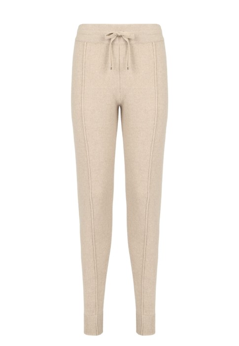 костюм  по цене 110530 руб вид справа