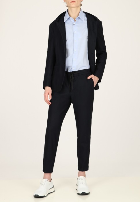 Товар синего цвета с внутренней стороны