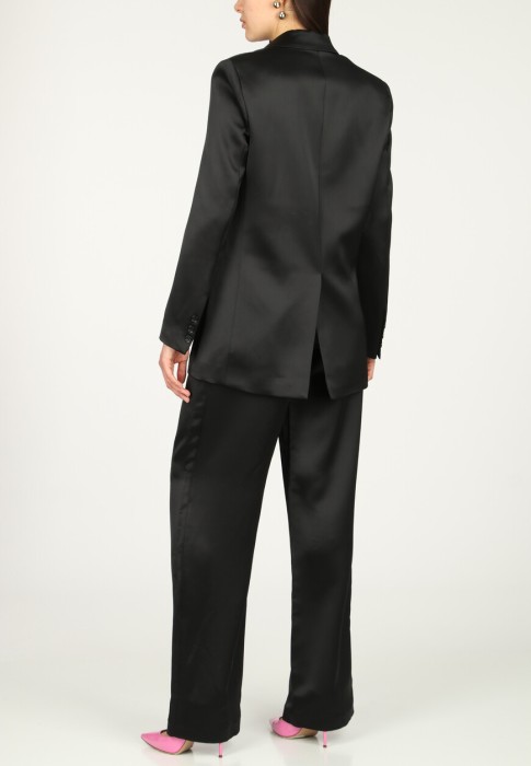 костюм  из проверенных материалов спереди