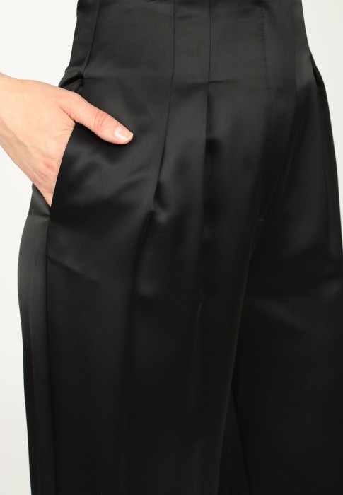 костюм  универсального стиля с лицевой стороны