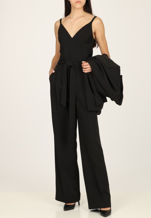 Товар черного цвета с внутренней стороны