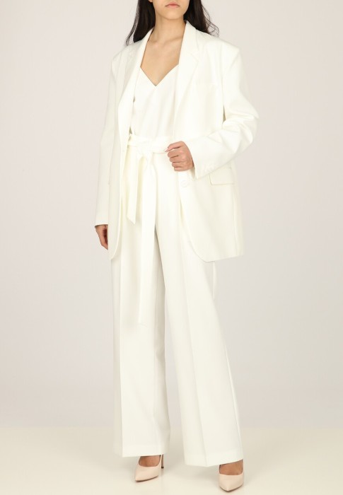 Товар белого цвета с внутренней стороны