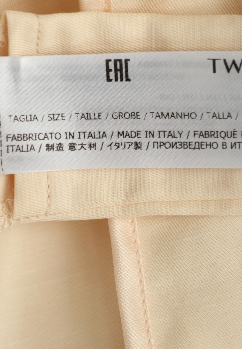 костюм  вид слева