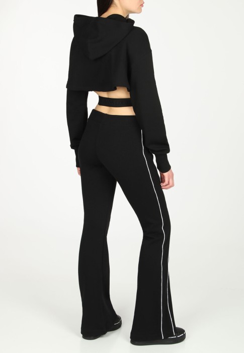 Товар черного цвета с внутренней стороны