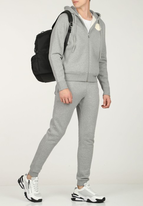 костюм  универсального стиля с лицевой стороны