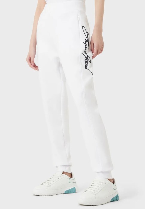 костюм  от бренда emporio armani вид слева