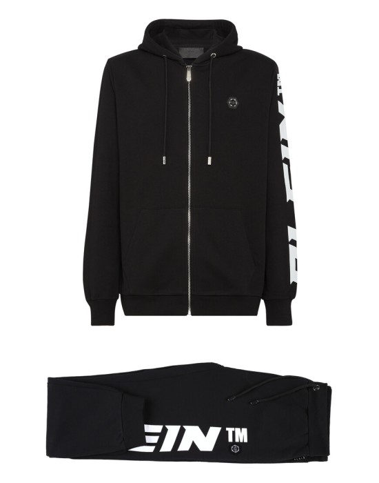 костюм  по цене 49616 руб вид справа