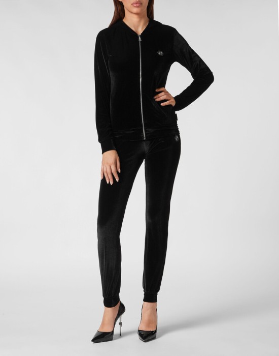 Товар черного цвета с внутренней стороны