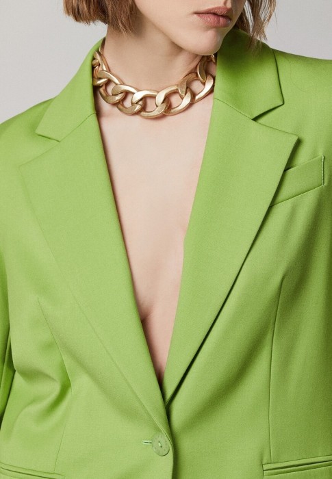 Товар зеленого цвета с внутренней стороны