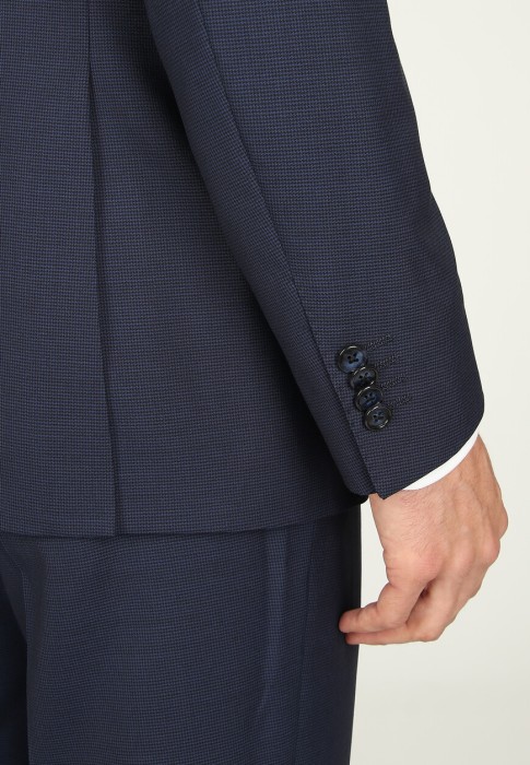 Товар синего цвета с внутренней стороны