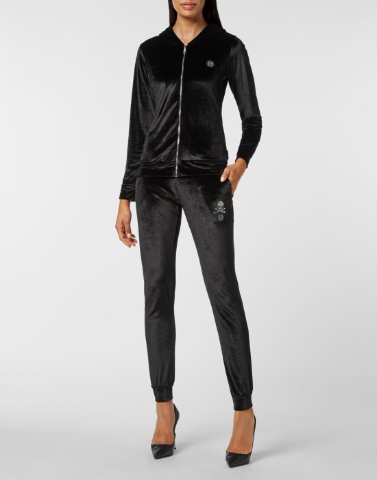 Товар черного цвета с внутренней стороны