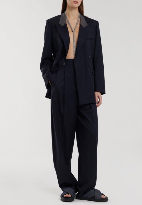 костюм  по цене 177065 руб вид справа