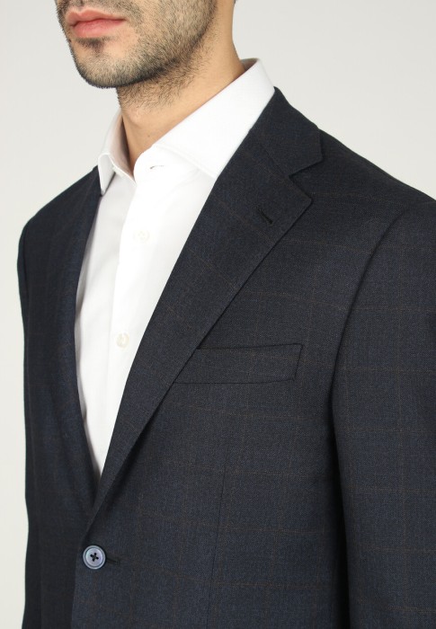 костюм  из италии вид сбоку