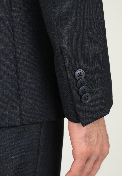 Товар синего цвета с внутренней стороны