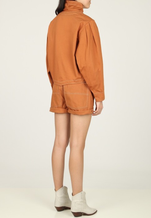 Товар оранжевого цвета с внутренней стороны