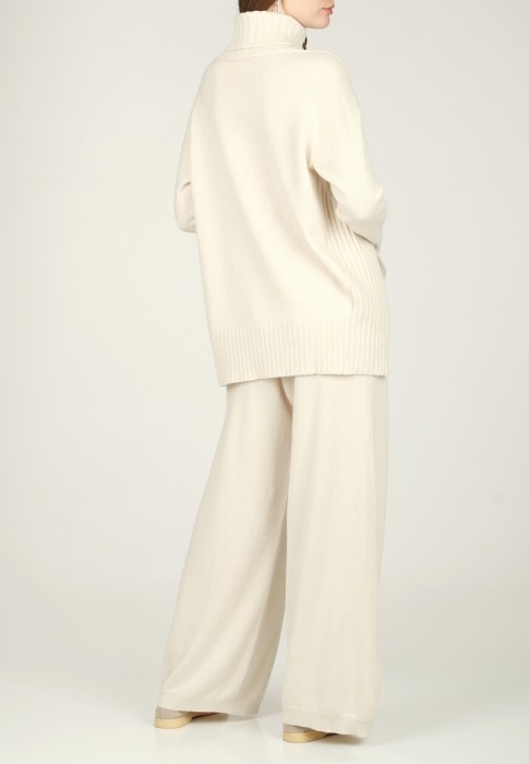 костюм  из проверенных материалов спереди