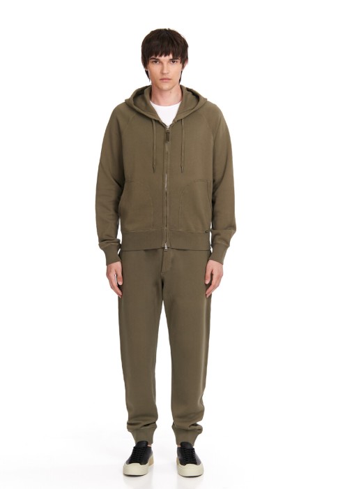 костюм  из проверенных материалов спереди