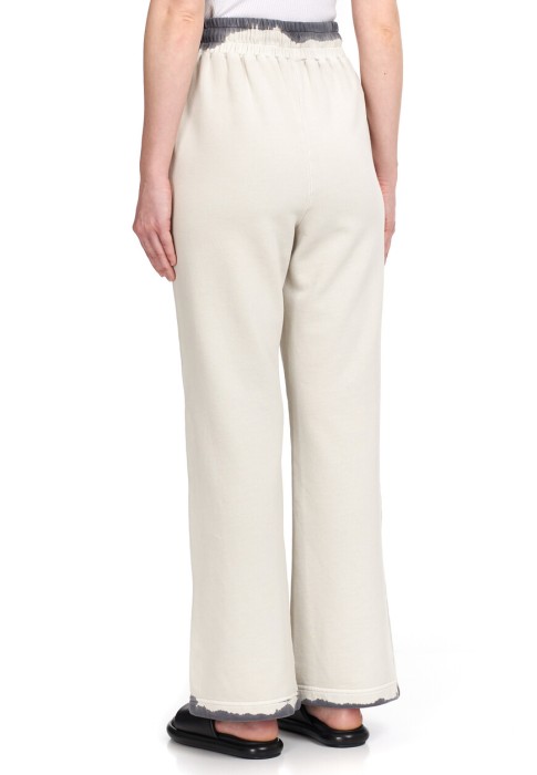 костюм  универсального стиля с лицевой стороны