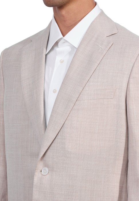 Товар бежевого цвета с внутренней стороны