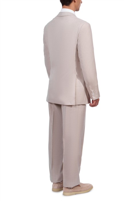 костюм  из проверенных материалов спереди