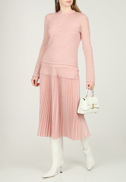 Товар розового цвета с внутренней стороны