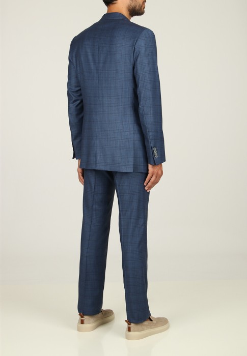 Товар синего цвета с внутренней стороны