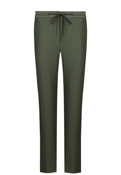 костюм  по цене 113120 руб вид справа