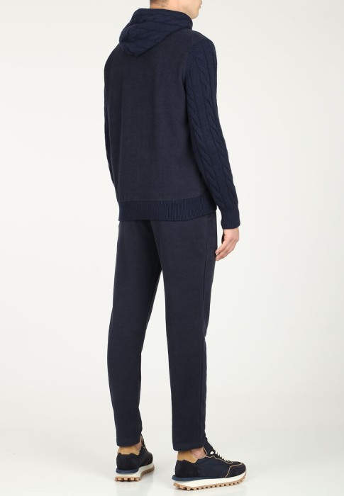 костюм  из проверенных материалов спереди