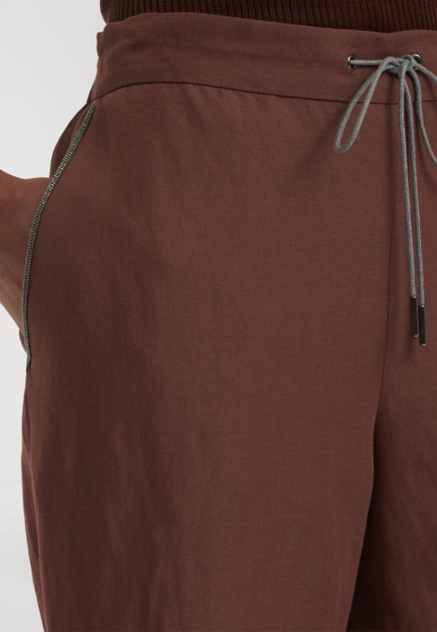 костюм  универсального стиля с лицевой стороны