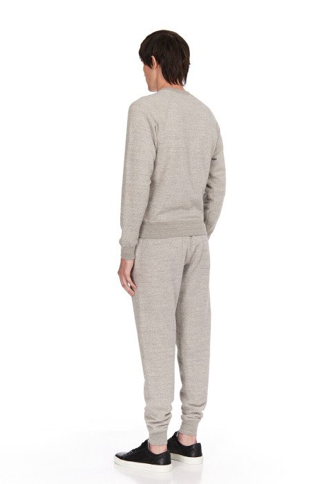 Товар серого цвета с внутренней стороны