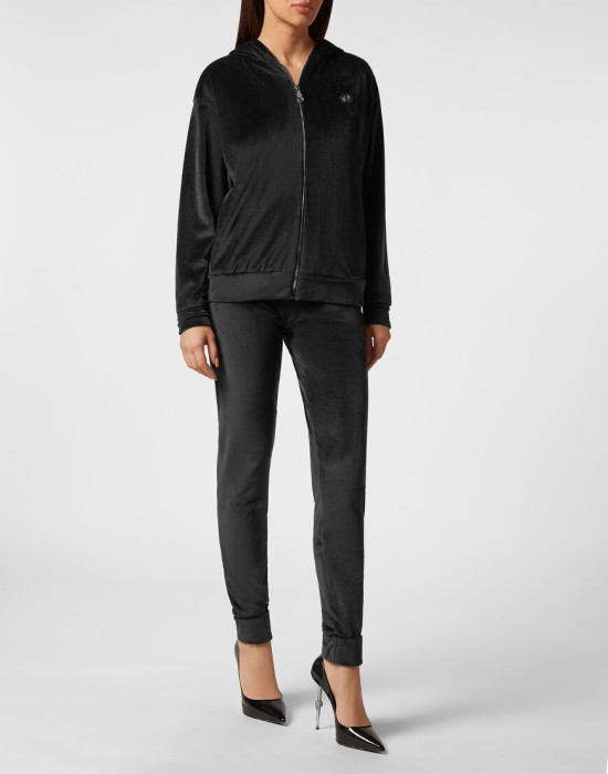 Товар черного цвета с внутренней стороны