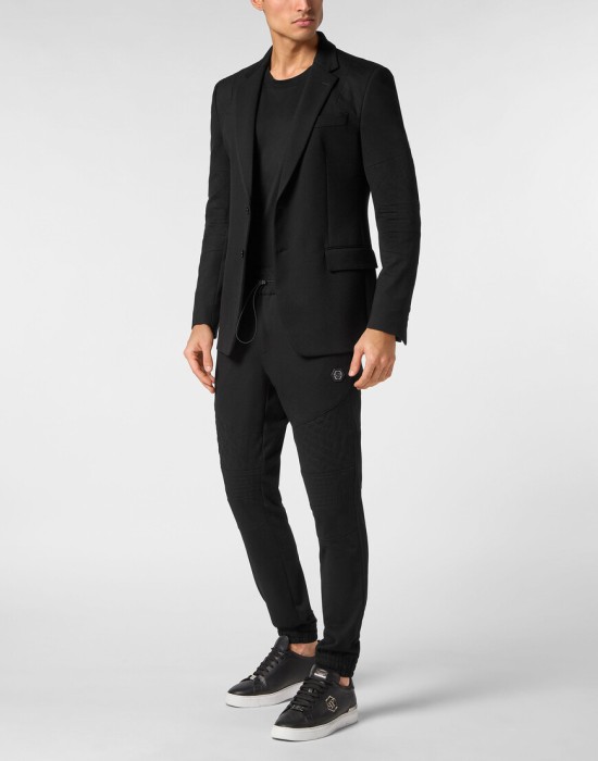 Товар черного цвета с внутренней стороны